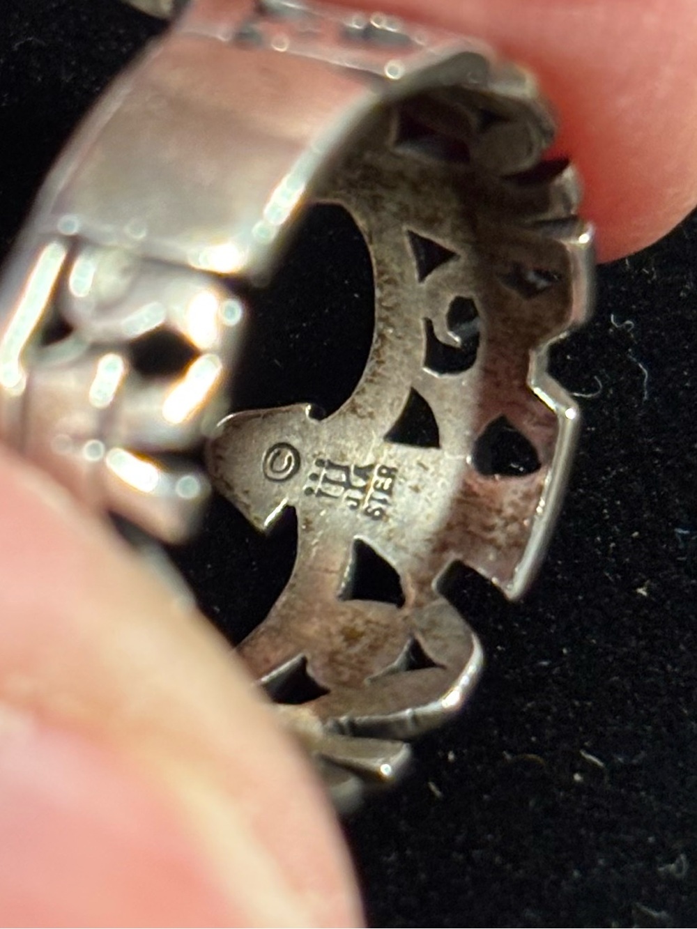 James Avery Silver Family Link Ring - Picture 4 of 5